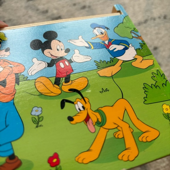 melissa and Doug Mickey mouse shape sorter - Picture 4 of 5